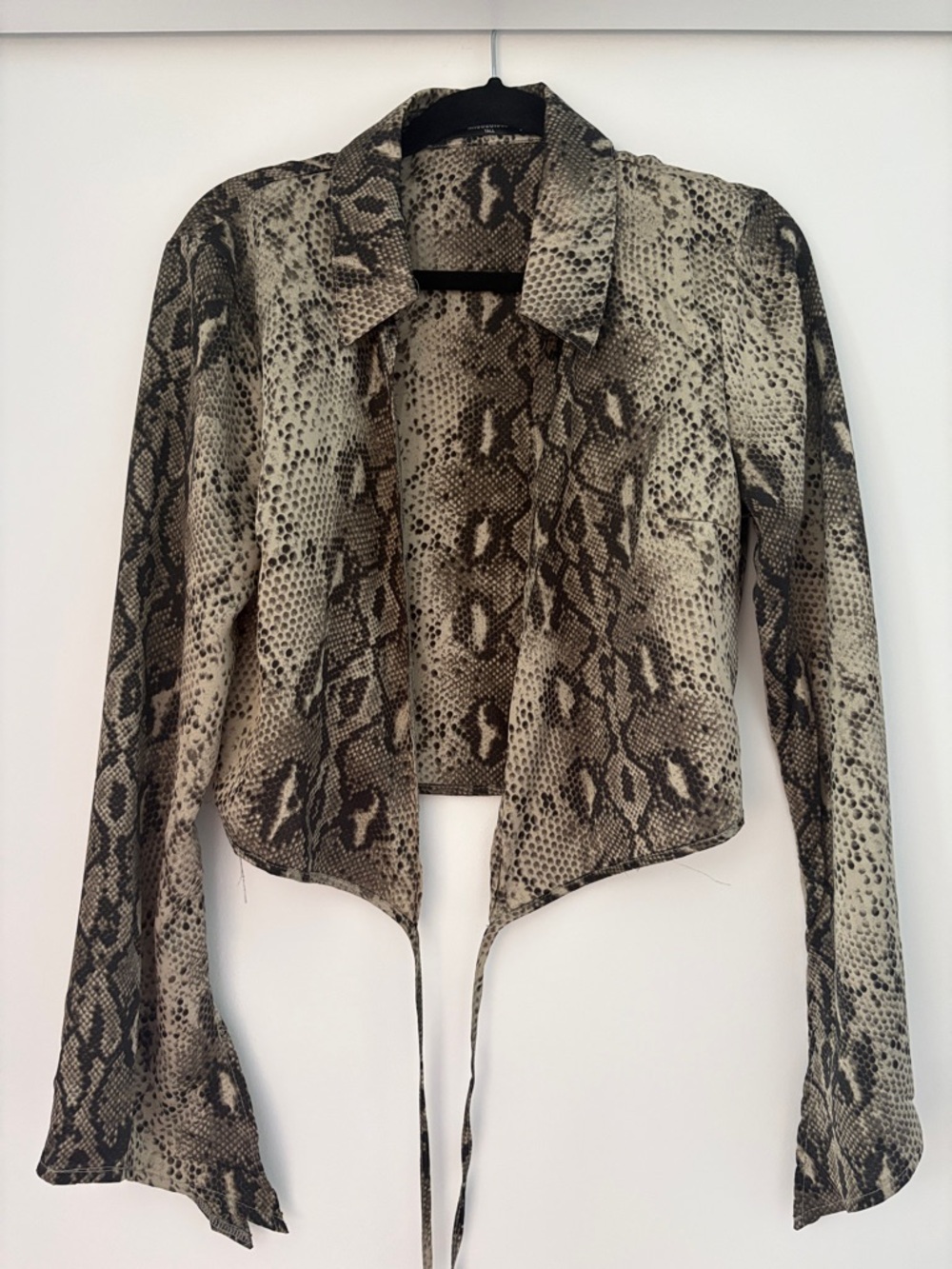 Missguided Snake-Print Open Drape Jacket in Beige and Black